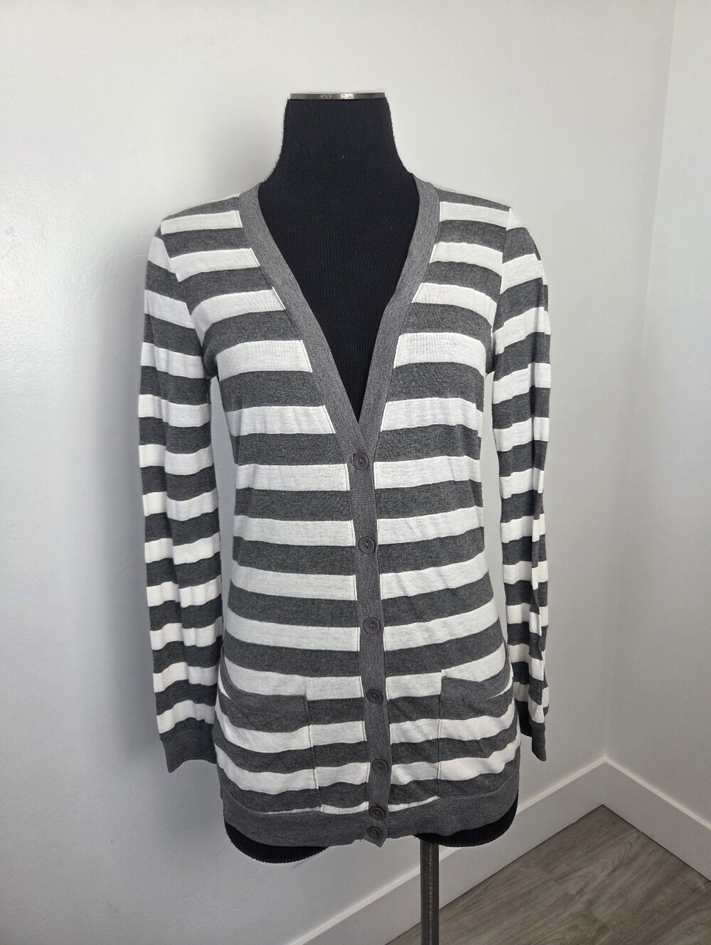 Forever 21 Gray White Striped Cardigan Sweater Lightweight Y2K 90s Twee Preppy M